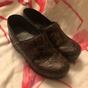 Women’s patterned Dankso’s